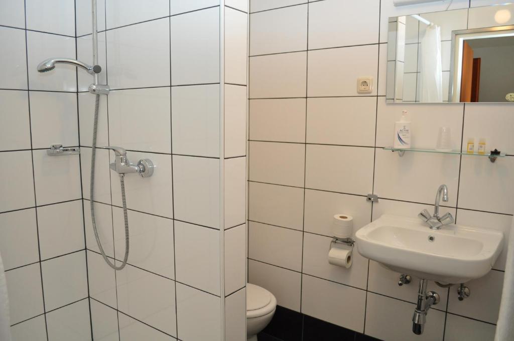 Hotel En Grand Cafe De Pauw Рурмонд Номер фото